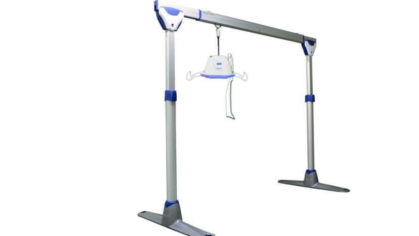 Arjo.Portable freestanding gantry with Maxi 440_Product_Page_Main_Image